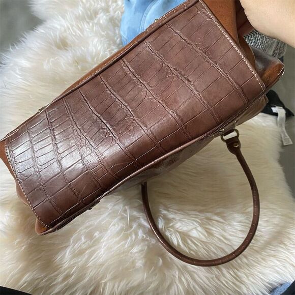 Liz Claiborne Fairbanks Large Brown Tote Bag Women's Spacious Interior - Picture 8 of 9